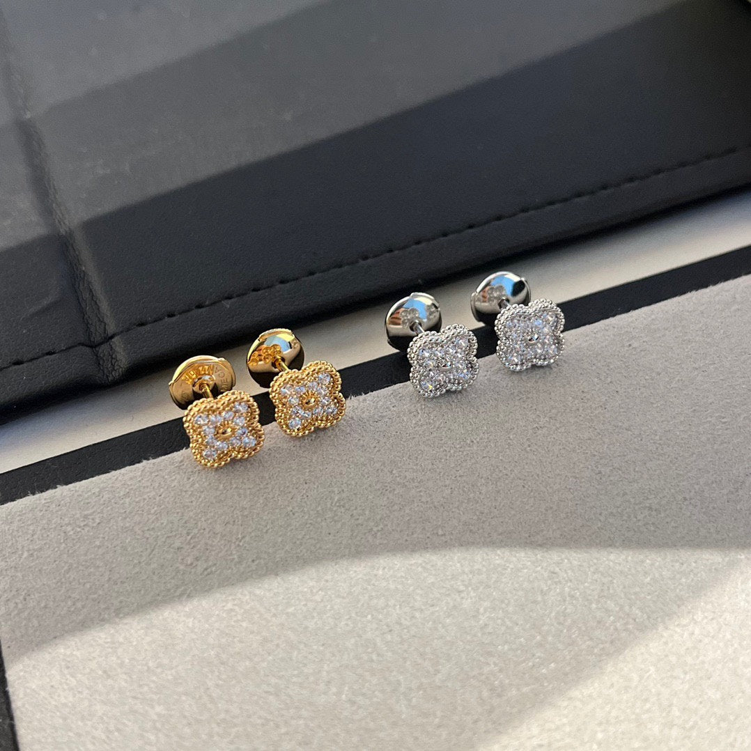 [Auream]CLOVER MINI DIAMOND STUD EARRINGS