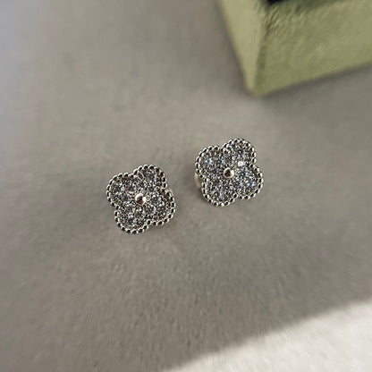 [Auream]CLOVER MINI DIAMOND STUD EARRINGS