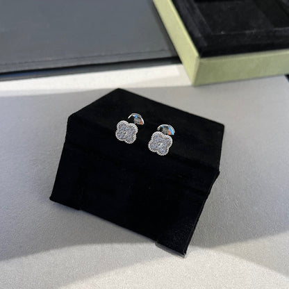 [Auream]CLOVER MINI DIAMOND STUD EARRINGS
