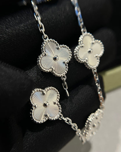 [Auream] CLOVER 5 MOTIF LASER BRACELET COLLECTION